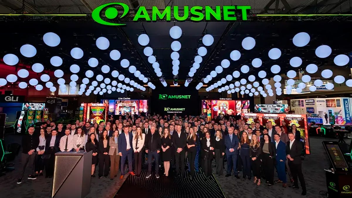 Amusnet(アムスネット)、ICE 2026での活躍と業界貢献10周年を祝う
