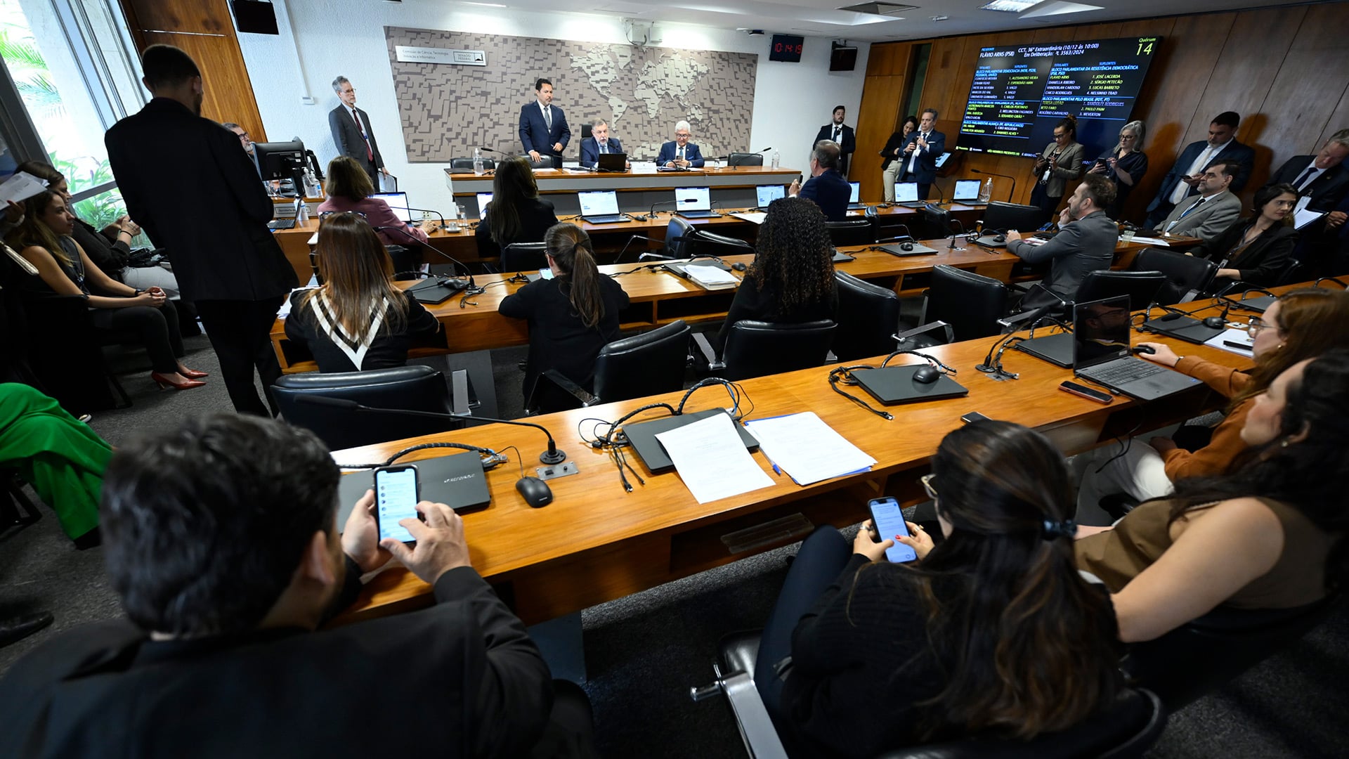 ブラジル上院委員会で賭け広告禁止が議論される