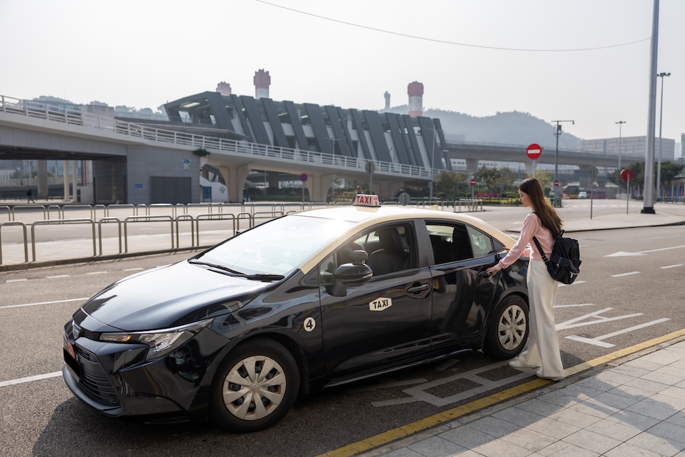 Uber、マカオでタクシー配車サービスを再開し、香港との国境越えも提供開始